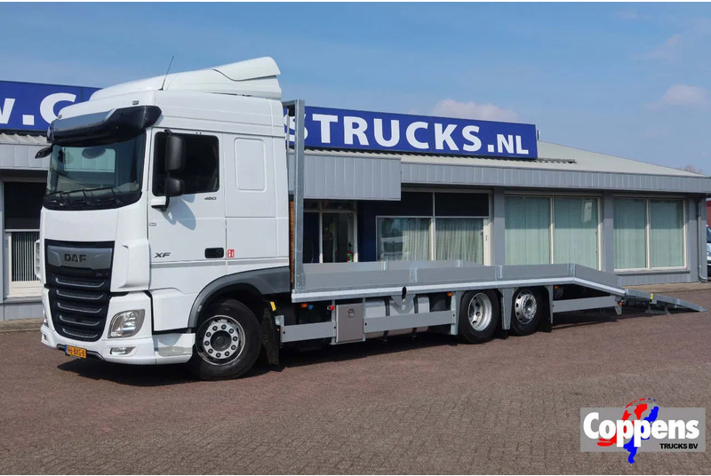 DAF XF 106.480 FAR 6x2 Oprijvrachtwagen slaapcabine + 2 bedden - Camion porte-voitures: photos 1 DAF XF 106.480 FAR 6x2 Oprijvrachtwagen slaapcabine + 2 bedden - Camion porte-voitures: photos 1