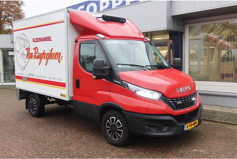 Iveco 35S 180 35 S 180 Hi-Matic - Utilitaire frigorifique: photos 2 Iveco 35S 180 35 S 180 Hi-Matic - Utilitaire frigorifique: photos 2