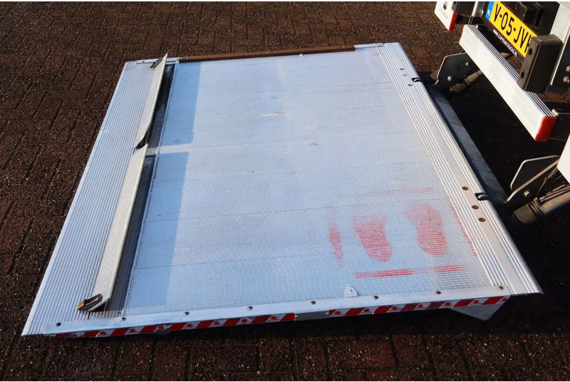 Iveco Daily 35C16 Carrier Xarios 350 Koel+Vries+verwarmen + stekker 220 volt, Dhollandia 750 kg klep - Utilitaire frigorifique: photos 5 Iveco Daily 35C16 Carrier Xarios 350 Koel+Vries+verwarmen + stekker 220 volt, Dhollandia 750 kg klep - Utilitaire frigorifique: photos 5