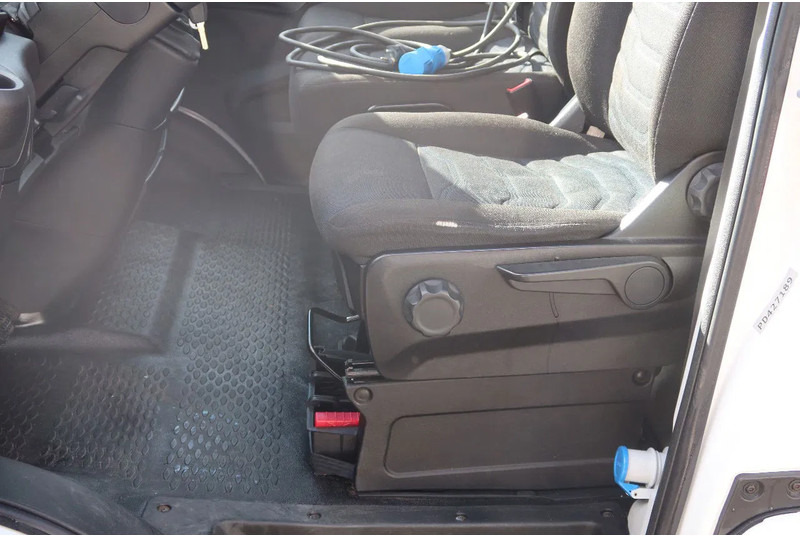 Iveco Daily 35S16 Iveco 35S16 L3/H2 Koel/Vries/ verwarmen Carrier Xarios 350 + 220 volt nacht aansluiting - Utilitaire frigorifique: photos 5 Iveco Daily 35S16 Iveco 35S16 L3/H2 Koel/Vries/ verwarmen Carrier Xarios 350 + 220 volt nacht aansluiting - Utilitaire frigorifique: photos 5