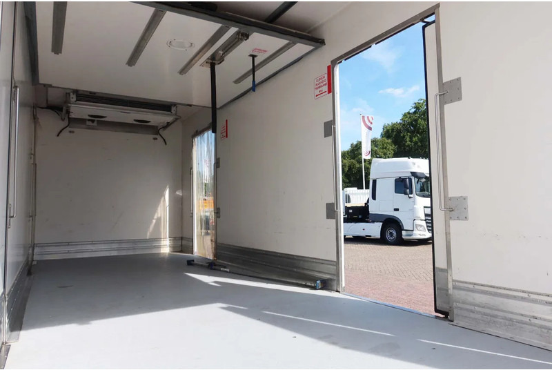 Iveco EuroCargo 120 El 210L Koel/Vries+Klep Bitemp met verplaatsbare wand - Camion frigorifique: photos 4 Iveco EuroCargo 120 El 210L Koel/Vries+Klep Bitemp met verplaatsbare wand - Camion frigorifique: photos 4