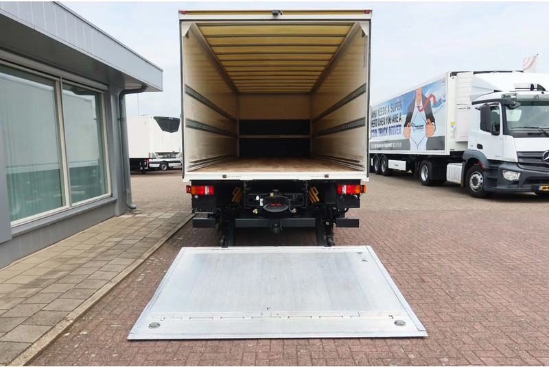 MAN 26.320 TGM Bak+Klep stuur lift as Bar klep 2.000 kg - Camion fourgon: photos 4 MAN 26.320 TGM Bak+Klep stuur lift as Bar klep 2.000 kg - Camion fourgon: photos 4