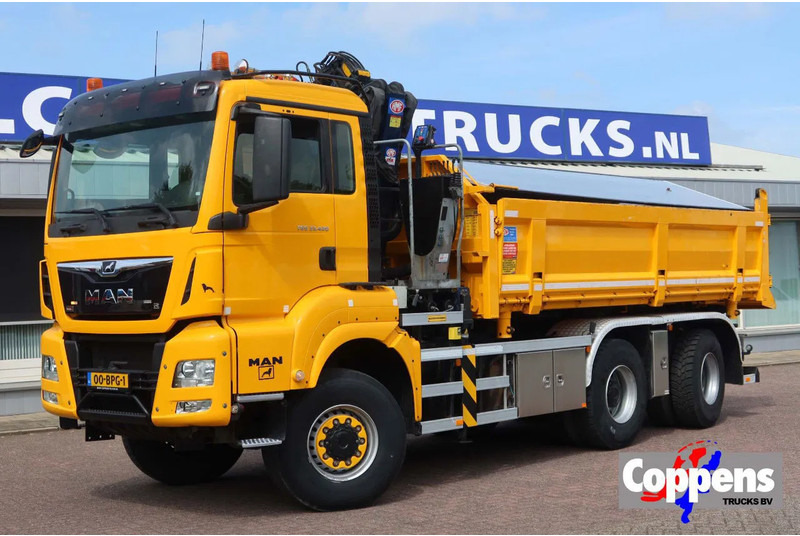 MAN TGS 33.420 2 Zijdige kipper + kraan 6x6 Stuur as - Camion grue: photos 1 MAN TGS 33.420 2 Zijdige kipper + kraan 6x6 Stuur as - Camion grue: photos 1