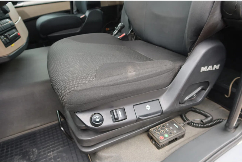 MAN TGS 35.360 Kraanwagen + oprijwagen Hiab 228 E3 - Camion grue: photos 5 MAN TGS 35.360 Kraanwagen + oprijwagen Hiab 228 E3 - Camion grue: photos 5