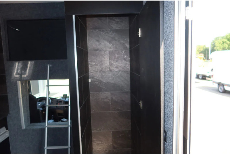 Camion chevaux Mercedes-Benz Atego 816 L 3 Paarden/4 Ponies Nieuwe APK + nieuwe accu.: photos 15 Camion chevaux Mercedes-Benz Atego 816 L 3 Paarden/4 Ponies Nieuwe APK + nieuwe accu.: photos 15