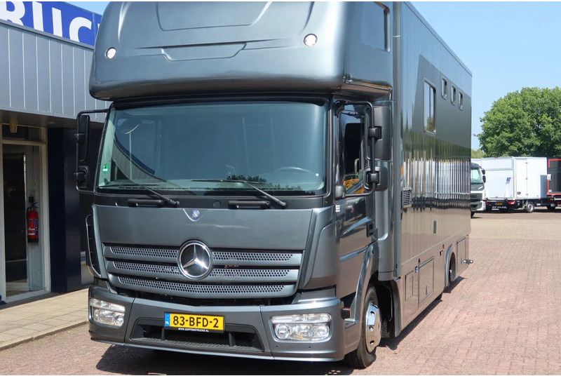 Camion chevaux Mercedes-Benz Atego 816 L 3 Paarden/4 Ponies Nieuwe APK + nieuwe accu.: photos 19 Camion chevaux Mercedes-Benz Atego 816 L 3 Paarden/4 Ponies Nieuwe APK + nieuwe accu.: photos 19