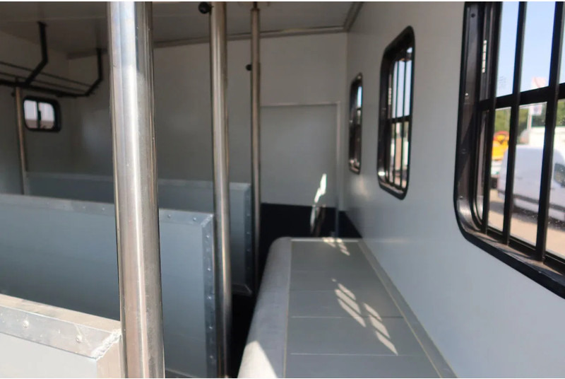 Camion chevaux Mercedes-Benz Atego 816 L 3 Paarden/4 Ponies Nieuwe APK + nieuwe accu.: photos 13 Camion chevaux Mercedes-Benz Atego 816 L 3 Paarden/4 Ponies Nieuwe APK + nieuwe accu.: photos 13