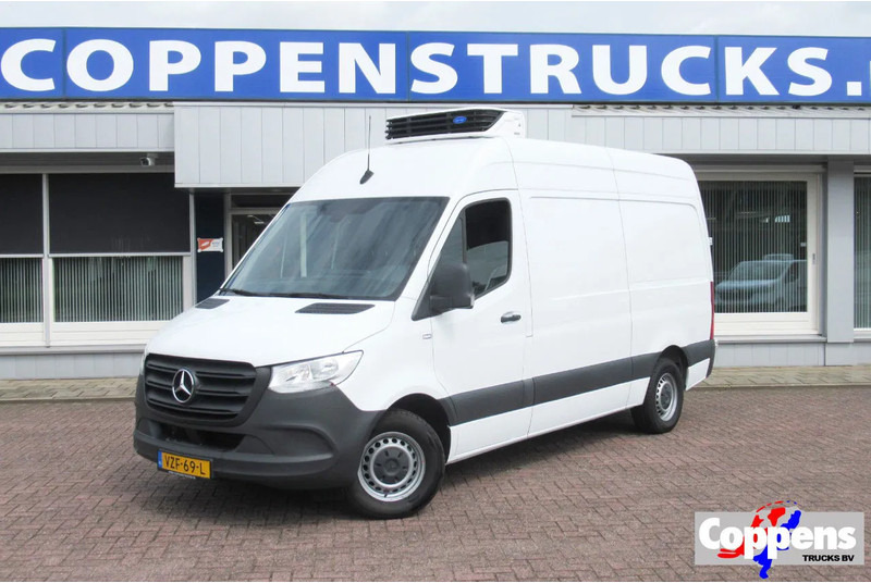 Mercedes-Benz Sprinter 317 CDI Koel / Vries/ verwarmen Carrier Xarios 350 + 220 volt nacht stekkerL2/H2 - Utilitaire frigorifique: photos 1 Mercedes-Benz Sprinter 317 CDI Koel / Vries/ verwarmen Carrier Xarios 350 + 220 volt nacht stekkerL2/H2 - Utilitaire frigorifique: photos 1