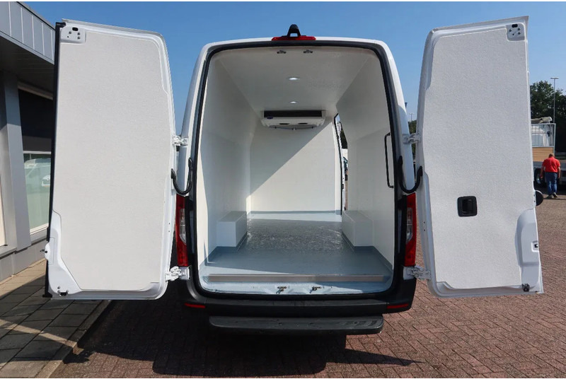 Mercedes-Benz Sprinter 317 Koel/Vries/Verwarmen met nachtaansluiting 220 volt. AUTOMAAT! - Utilitaire frigorifique: photos 4 Mercedes-Benz Sprinter 317 Koel/Vries/Verwarmen met nachtaansluiting 220 volt. AUTOMAAT! - Utilitaire frigorifique: photos 4