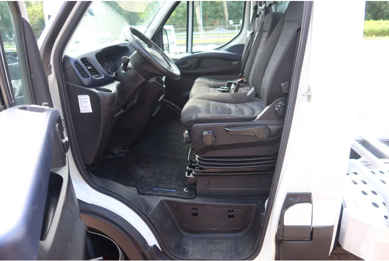 Iveco 40 C 18 Luchtering 3.0 L motor Tijhof opbouw - Véhicule utilitaire: photos 5 Iveco 40 C 18 Luchtering 3.0 L motor Tijhof opbouw - Véhicule utilitaire: photos 5