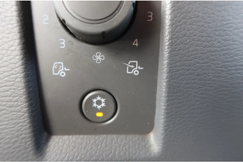 Camion fourgon Volvo FL Bak + Dhollandia klep 2000 Kg: photos 7