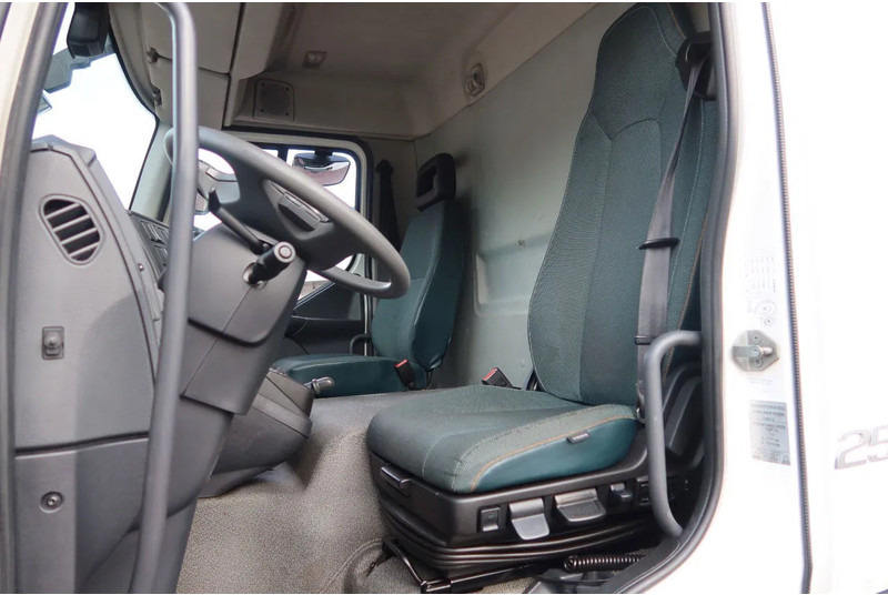 Camion fourgon Volvo FL Bak + Dhollandia klep 2000 Kg: photos 5