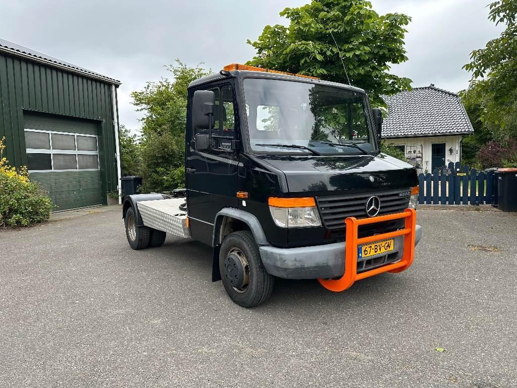 Mercedes-Benz 614 (bj 2005) - Tracteur routier BE: photos 1 Mercedes-Benz 614 (bj 2005) - Tracteur routier BE: photos 1