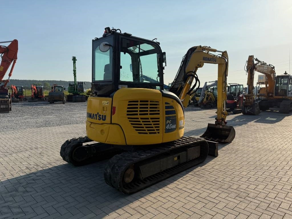 Komatsu PC 45 MR-5 - Mini pelle: photos 5 Komatsu PC 45 MR-5 - Mini pelle: photos 5