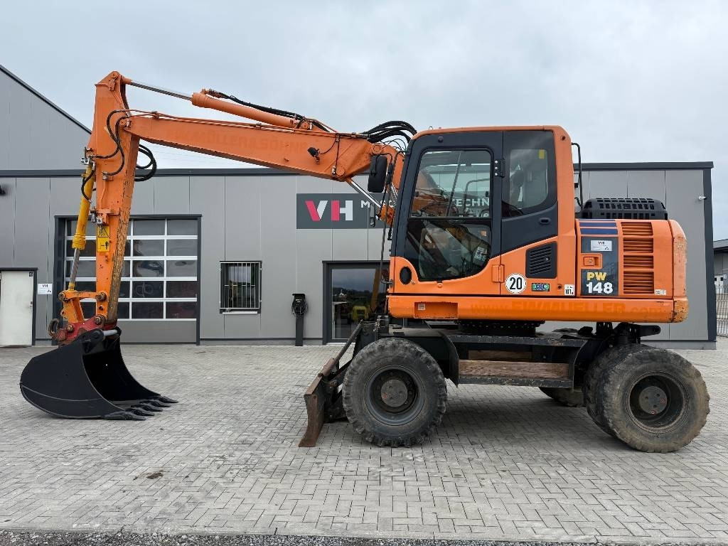 Komatsu PW 148-8 - Pelle sur pneus: photos 2 Komatsu PW 148-8 - Pelle sur pneus: photos 2