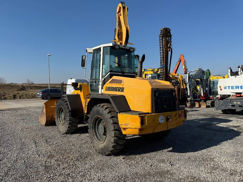 Liebherr L 522 - Chargeuse sur pneus: photos 3 Liebherr L 522 - Chargeuse sur pneus: photos 3