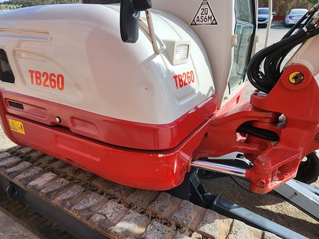 TAKEUCHI TB260 - Mini pelle: photos 4 TAKEUCHI TB260 - Mini pelle: photos 4