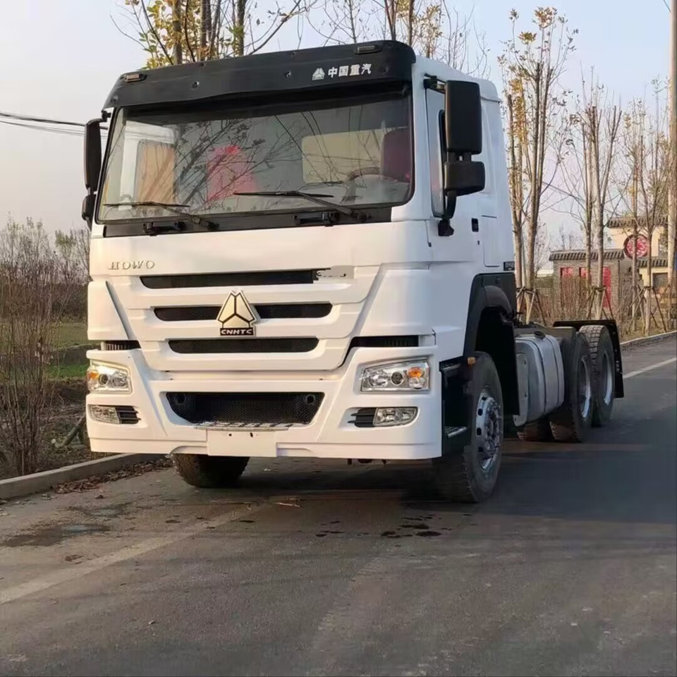 HOWO TRACTOR 6X4 SINOTRUCK 371HP 2020 - Tracteur routier: photos 1 HOWO TRACTOR 6X4 SINOTRUCK 371HP 2020 - Tracteur routier: photos 1