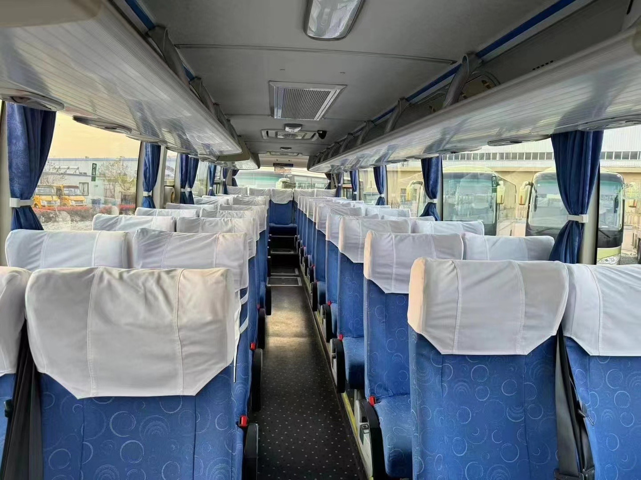 Used YUTONG Coach Bus 6119 - Autocar: photos 4 Used YUTONG Coach Bus 6119 - Autocar: photos 4