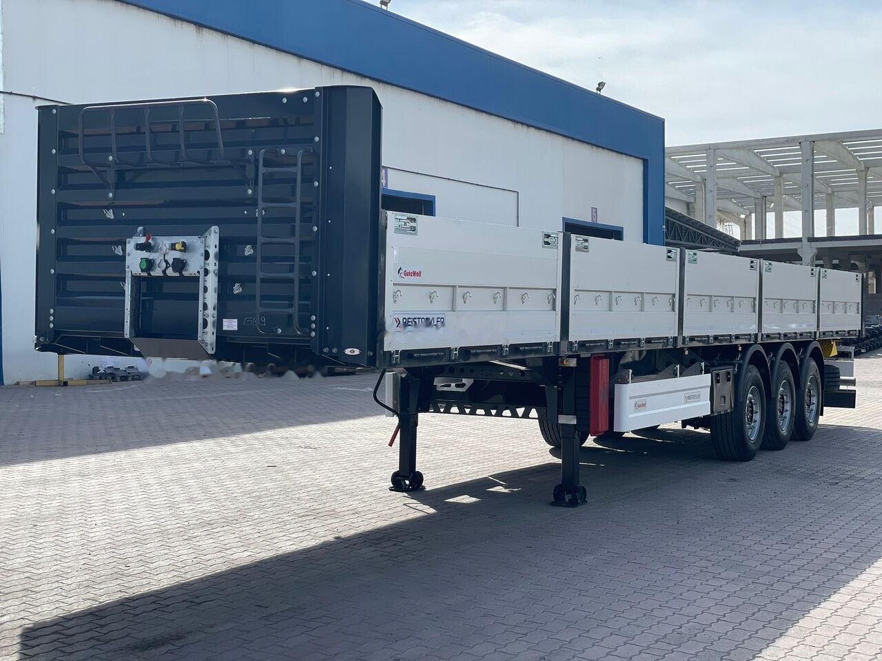 Reis Treyler Aluminium Cover General Cargo - Semi-remorque plateau: photos 2 Reis Treyler Aluminium Cover General Cargo - Semi-remorque plateau: photos 2