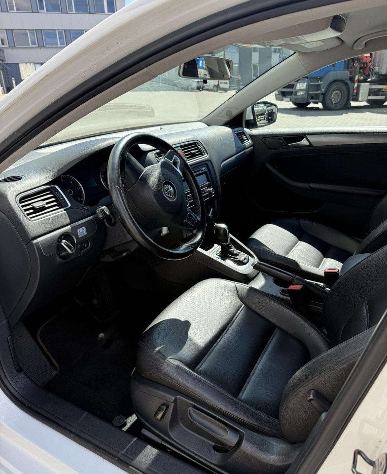 Berline Volkswagen Jetta: photos 9