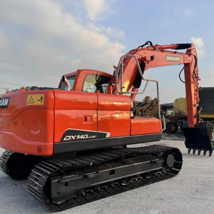 14 Ton Original Korea Used Doosan DX140LC-9c DX 140 150 225 300 Hydraulic Crawler Excavators in Good Condition Doosan140 - Pelle: photos 2 14 Ton Original Korea Used Doosan DX140LC-9c DX 140 150 225 300 Hydraulic Crawler Excavators in Good Condition Doosan140 - Pelle: photos 2
