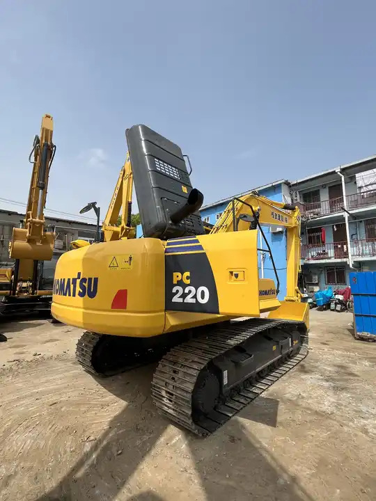 Hot sell  japan origin used 20Ton komatsu Excavator PC 220-8/ pc 200-8 in stock for sale - Pelle sur chenille: photos 3 Hot sell  japan origin used 20Ton komatsu Excavator PC 220-8/ pc 200-8 in stock for sale - Pelle sur chenille: photos 3