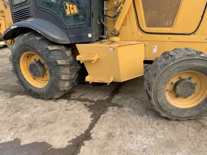 JCB 3cX backhoe loader manufactured in 2022 with telescopic boom JCB3CX JCB4CX JCB 3DX - Tractopelle: photos 3 JCB 3cX backhoe loader manufactured in 2022 with telescopic boom JCB3CX JCB4CX JCB 3DX - Tractopelle: photos 3
