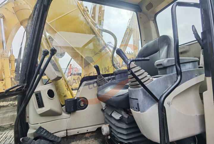 Japanese Caterpillar 320C boutique used excavator hydraulic crawler second-hand cat machinery - Pelle sur chenille: photos 3 Japanese Caterpillar 320C boutique used excavator hydraulic crawler second-hand cat machinery - Pelle sur chenille: photos 3