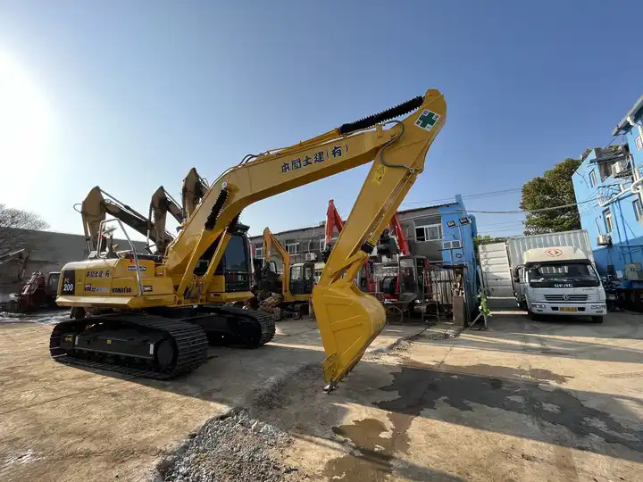 Original Japan Komatsu PC200 used excavator for sale/second hand komatsu excavator PC200-8 PC220-8 - Pelle sur chenille: photos 2 Original Japan Komatsu PC200 used excavator for sale/second hand komatsu excavator PC200-8 PC220-8 - Pelle sur chenille: photos 2