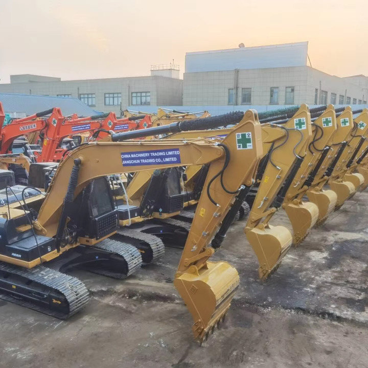Second Hand Large Excavator CAT 320D 320d2 Caterpillar 20 Ton Used Crawler Excavator Caterpillar 320 Excavators - Pelle: photos 1 Second Hand Large Excavator CAT 320D 320d2 Caterpillar 20 Ton Used Crawler Excavator Caterpillar 320 Excavators - Pelle: photos 1