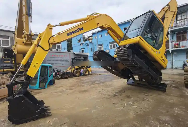 Second hand Komatsu PC60-7 excavator in good condition for sale - Pelle sur chenille: photos 3 Second hand Komatsu PC60-7 excavator in good condition for sale - Pelle sur chenille: photos 3