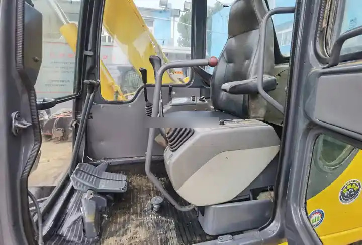 Second hand Komatsu PC60-7 excavator in good condition for sale - Pelle sur chenille: photos 4 Second hand Komatsu PC60-7 excavator in good condition for sale - Pelle sur chenille: photos 4