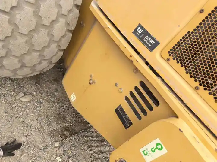 Used 18 ton Caterpillar Road Roller CAT CS76T  Road Paving Machinery Soil Compactor made in USA - Rouleau compresseur: photos 3 Used 18 ton Caterpillar Road Roller CAT CS76T  Road Paving Machinery Soil Compactor made in USA - Rouleau compresseur: photos 3