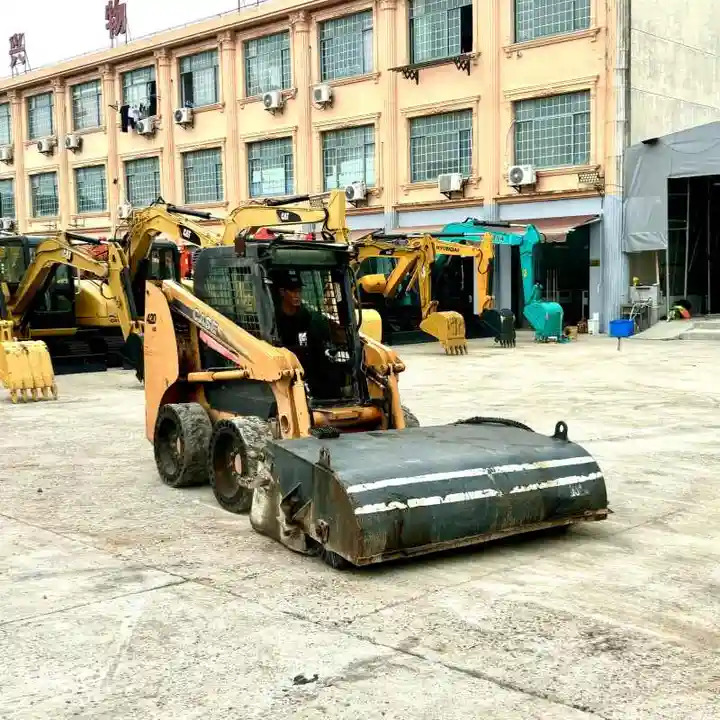Used Case 420 Backhoe Loader Used Skid Steer Loader CASE 430 CASE 440 - Mini chargeuse: photos 3 Used Case 420 Backhoe Loader Used Skid Steer Loader CASE 430 CASE 440 - Mini chargeuse: photos 3