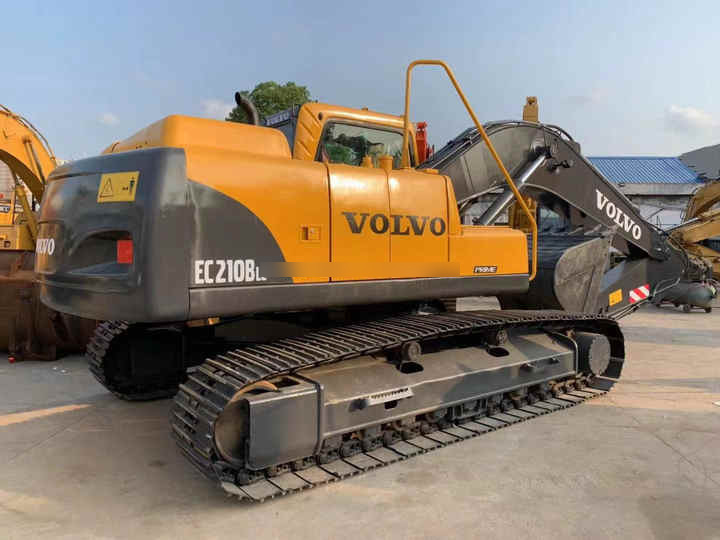 Used Original Volvo Excavator EC210B machinery in stock for sale with high quality and good price - Pelle sur chenille: photos 3 Used Original Volvo Excavator EC210B machinery in stock for sale with high quality and good price - Pelle sur chenille: photos 3