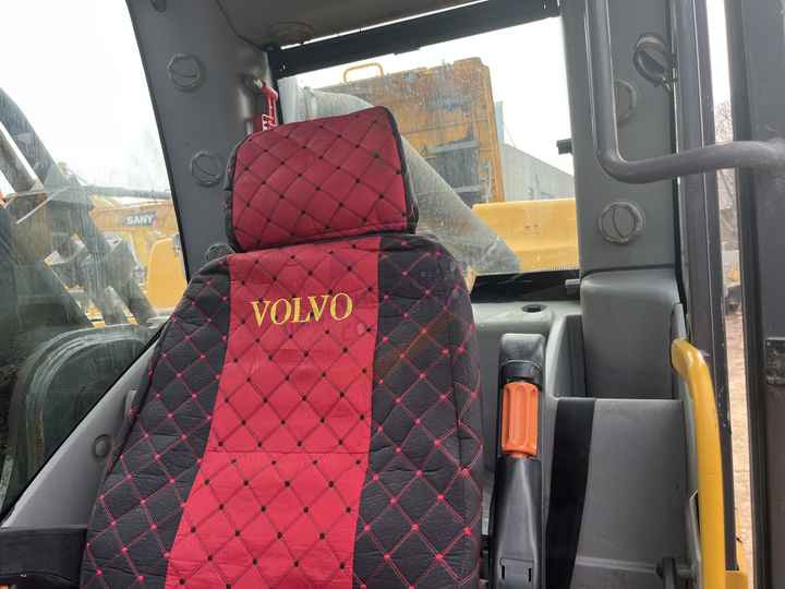 Used Volvo EC480 Excavator 48 Ton Original Heavy Duty Equipment Digger Secondhand Crawler Hydraulic Excavator Volvo EC480DL - Pelle sur chenille: photos 4 Used Volvo EC480 Excavator 48 Ton Original Heavy Duty Equipment Digger Secondhand Crawler Hydraulic Excavator Volvo EC480DL - Pelle sur chenille: photos 4