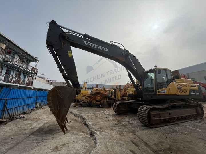 Used Volvo EC480 Excavator 48 Ton Original Heavy Duty Equipment Digger Secondhand Crawler Hydraulic Excavator Volvo EC480DL - Pelle sur chenille: photos 3 Used Volvo EC480 Excavator 48 Ton Original Heavy Duty Equipment Digger Secondhand Crawler Hydraulic Excavator Volvo EC480DL - Pelle sur chenille: photos 3