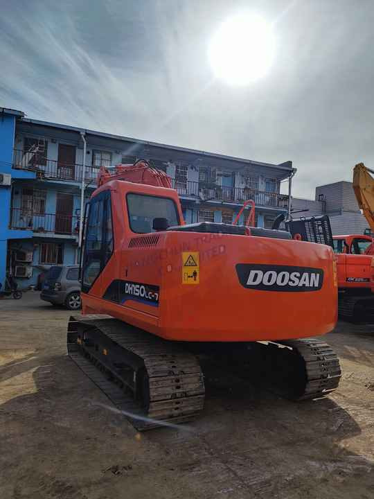 Used excavator doosan dh150 excavators machinery doosan dx60 dx80 dx75 dx225 Good Condition Low price wheel excavator - Pelle sur chenille: photos 2 Used excavator doosan dh150 excavators machinery doosan dx60 dx80 dx75 dx225 Good Condition Low price wheel excavator - Pelle sur chenille: photos 2