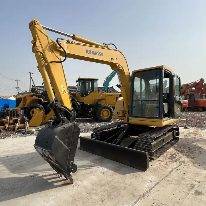 Komatsu used pc60-7 excavator/used 6ton excavator /Komatsu japan pc60-7 mini used excavator for sale Komatsu excavator - Pelle sur chenille: photos 1 Komatsu used pc60-7 excavator/used 6ton excavator /Komatsu japan pc60-7 mini used excavator for sale Komatsu excavator - Pelle sur chenille: photos 1