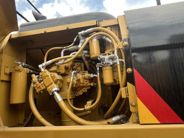 Perfect performance caterpillar Used 336D2L 336D2 336D Hydraulic Crawler Excavator Suitable For Construction - Pelle sur chenille: photos 4 Perfect performance caterpillar Used 336D2L 336D2 336D Hydraulic Crawler Excavator Suitable For Construction - Pelle sur chenille: photos 4