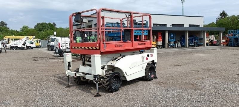 Haulotte Compact 10 DX - 4x4 - 10m - diesel - Nacelle ciseaux: photos 2 Haulotte Compact 10 DX - 4x4 - 10m - diesel - Nacelle ciseaux: photos 2