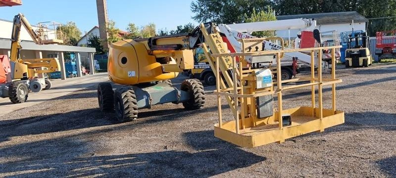 Haulotte HA16SPX - 16m, 4x4, diesel - Nacelle articulée: photos 1 Haulotte HA16SPX - 16m, 4x4, diesel - Nacelle articulée: photos 1