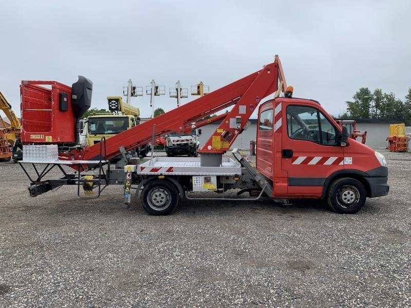 Iveco Daily GSR E179T - 17,1m - 200 kg - Camion avec nacelle: photos 4 Iveco Daily GSR E179T - 17,1m - 200 kg - Camion avec nacelle: photos 4
