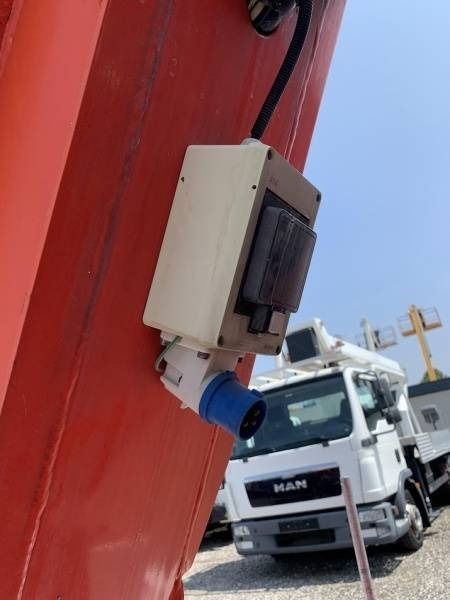 Camion avec nacelle Iveco Daily Multitel 160 ALU DS - 16m: photos 14