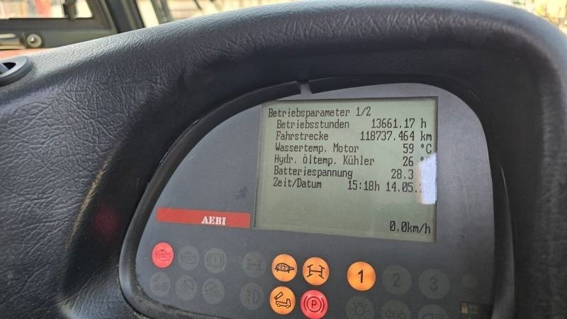 Balayeuse de voirie Mfh 5500 sweeper - with air conditionier: photos 9