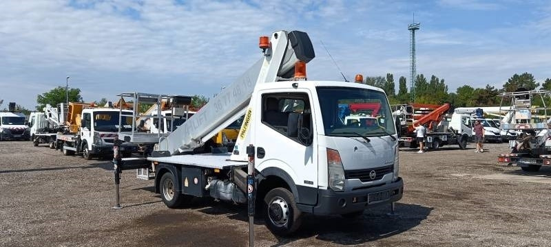 Nissan Cabstar Palfinger P260B - 25,6 m - 230 kg - Camion avec nacelle: photos 1 Nissan Cabstar Palfinger P260B - 25,6 m - 230 kg - Camion avec nacelle: photos 1