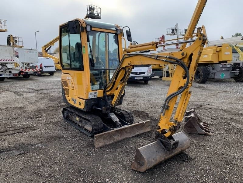 Yanmar SV18 - WITH EXTENDABLE AXIS  - Mini pelle: photos 2 Yanmar SV18 - WITH EXTENDABLE AXIS  - Mini pelle: photos 2