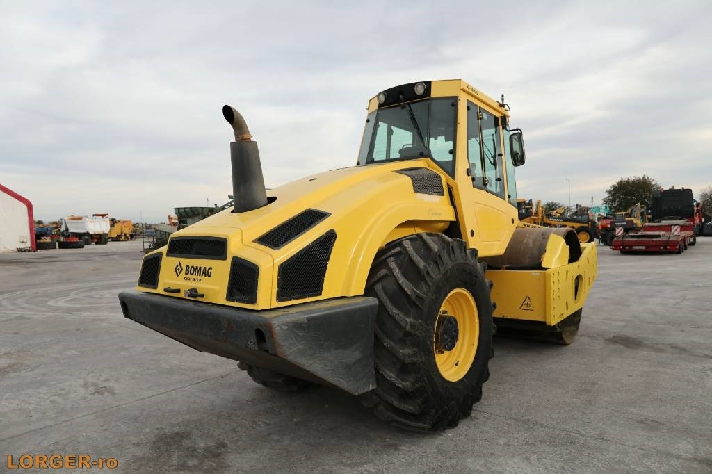 Bomag BW 216 D H-4 - Compacteur à pieds de mouton/ Monocylindre: photos 3 Bomag BW 216 D H-4 - Compacteur à pieds de mouton/ Monocylindre: photos 3