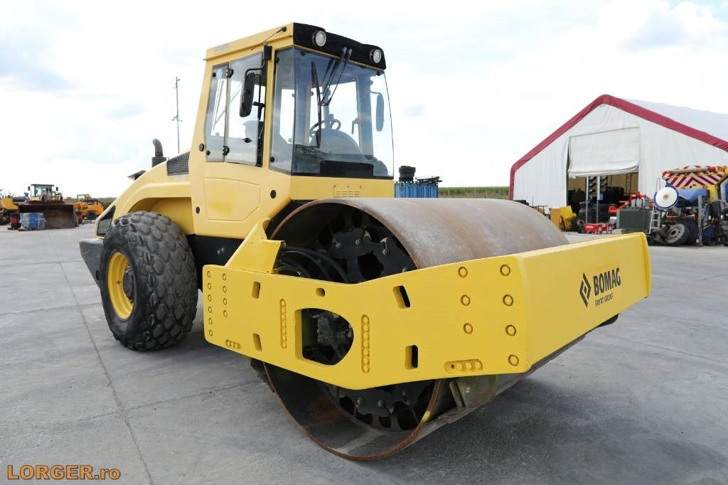 Bomag BW 219 D H-4 - Compacteur à pieds de mouton/ Monocylindre: photos 4 Bomag BW 219 D H-4 - Compacteur à pieds de mouton/ Monocylindre: photos 4